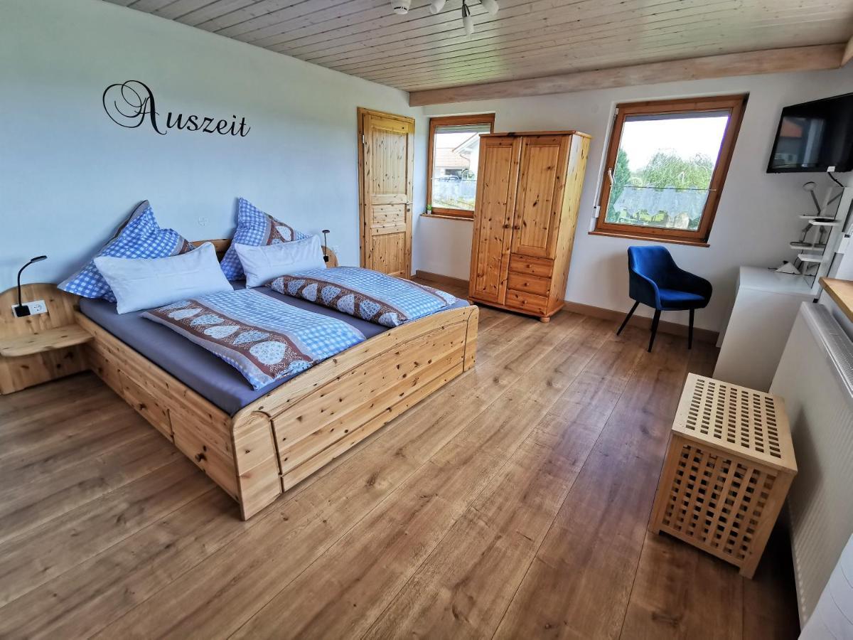 Apartment Auszeit Mit Kueche Viel Ruhe Und Natur Untrasried Exterior photo